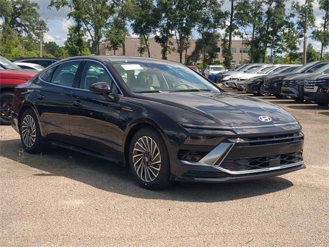 2025 Hyundai Sonata Hybrid SEL photo 3