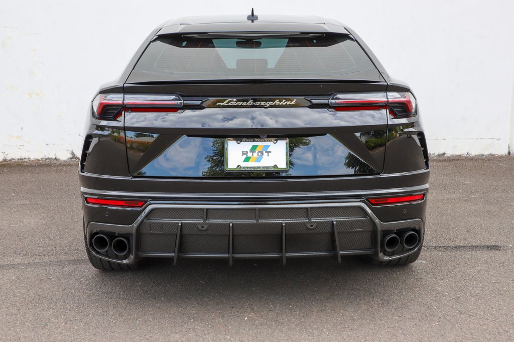 2021 Lamborghini Urus photo 47