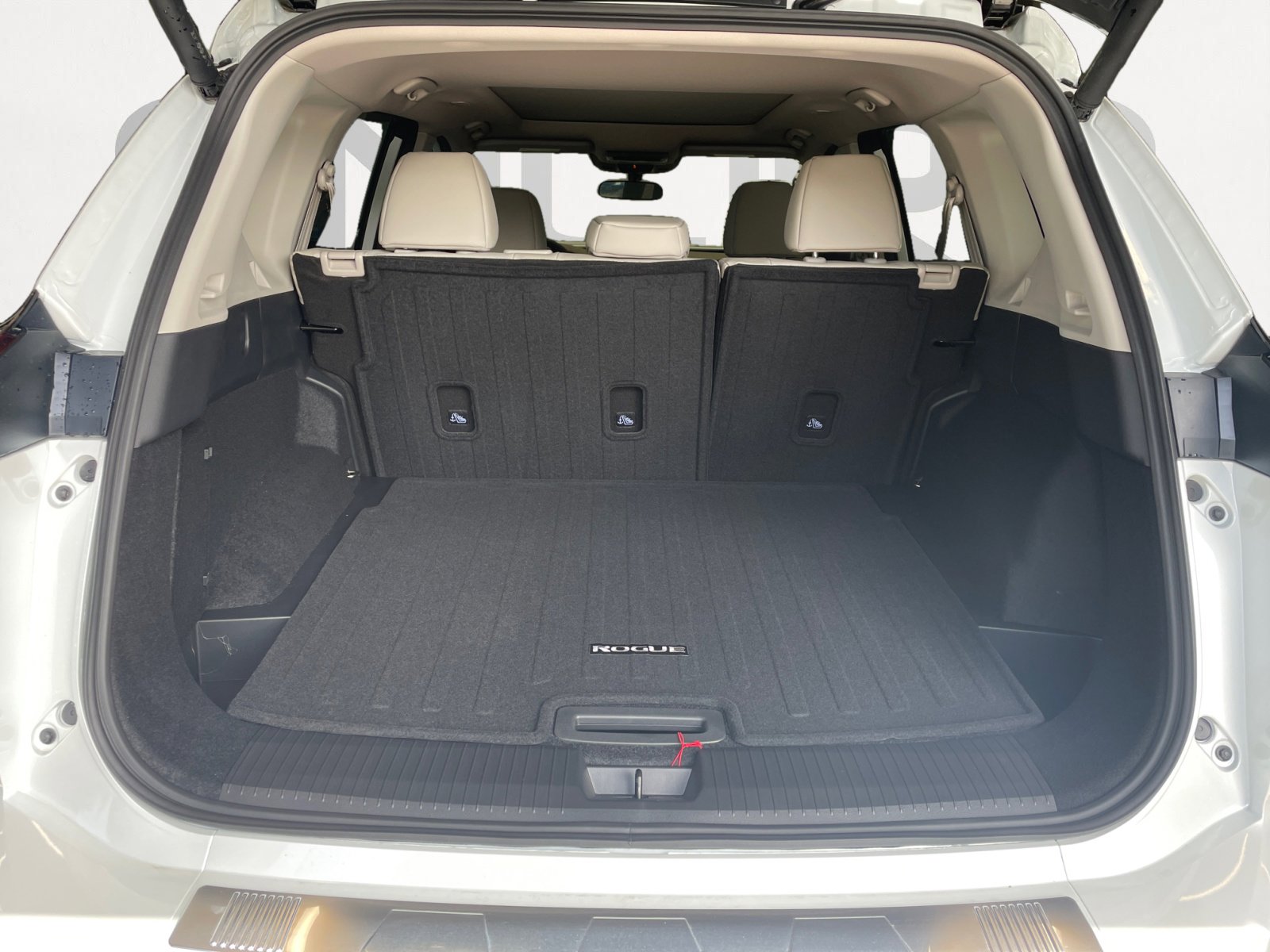 2025 Nissan Rogue SV photo 11