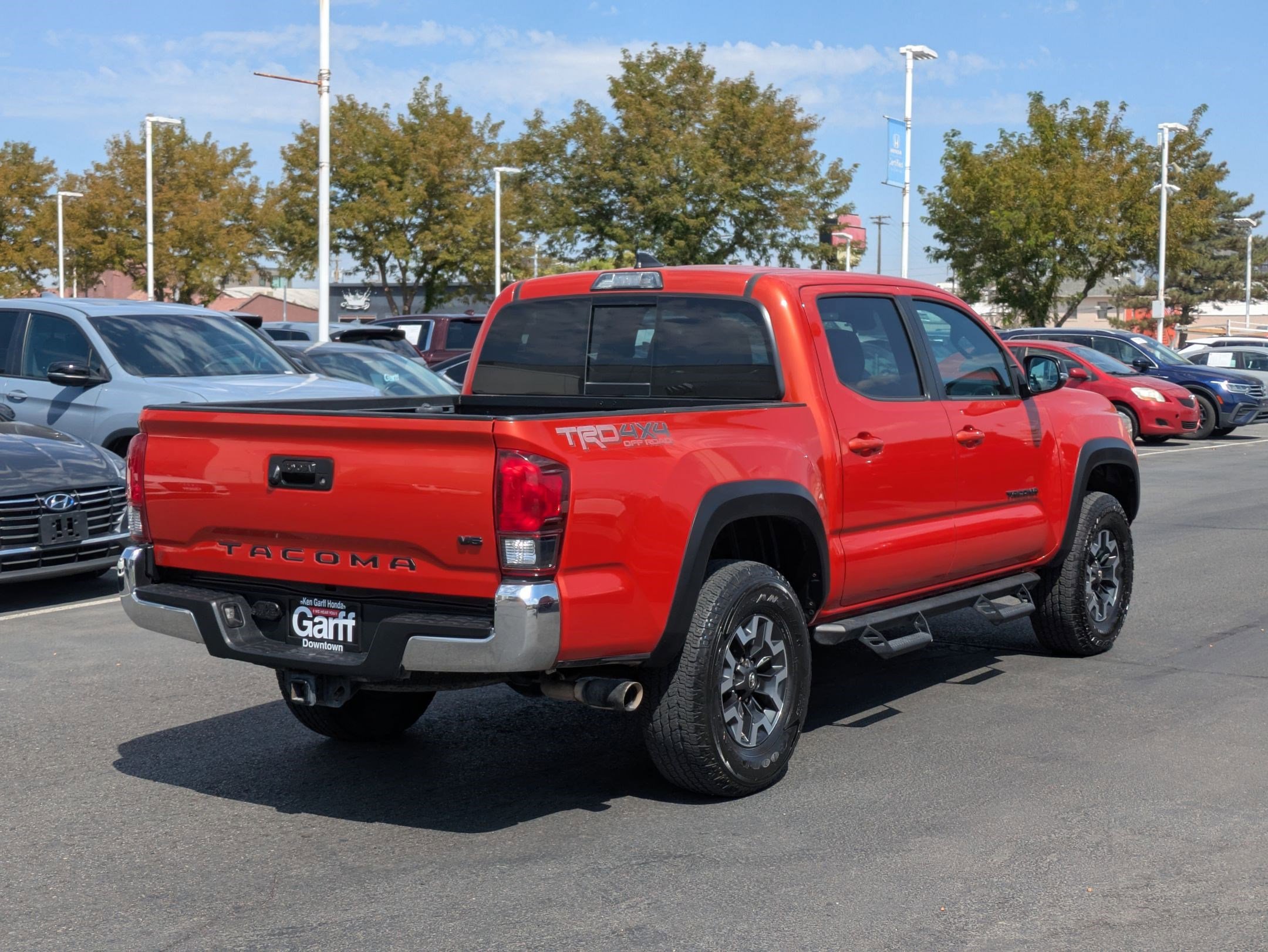 2018 Toyota Tacoma TRD Off-Road photo 3