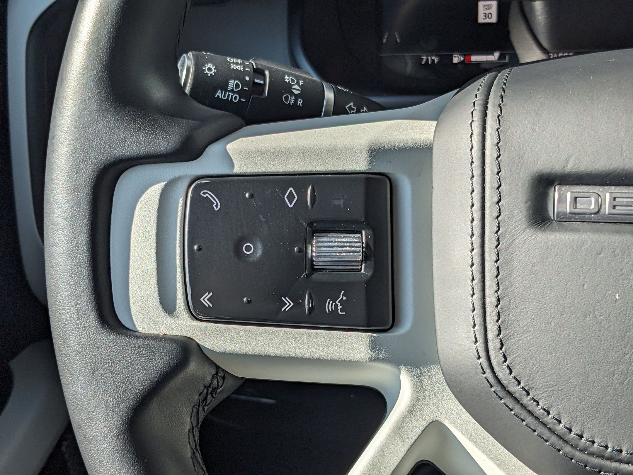 2023 Land Rover Defender 130 First Edition photo 15