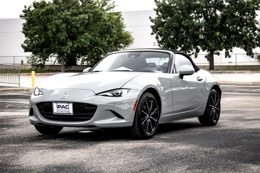 2025 Mazda MX-5 Miata Miata Grand Touring photo 9