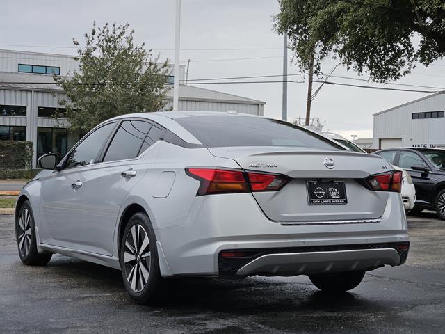 2022 Nissan Altima 2.5 SV photo 3