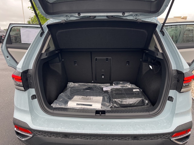 2025 Volkswagen Taos SE photo 21
