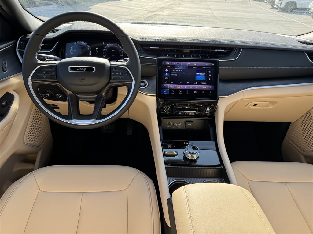 2025 Jeep Grand Cherokee Limited photo 11