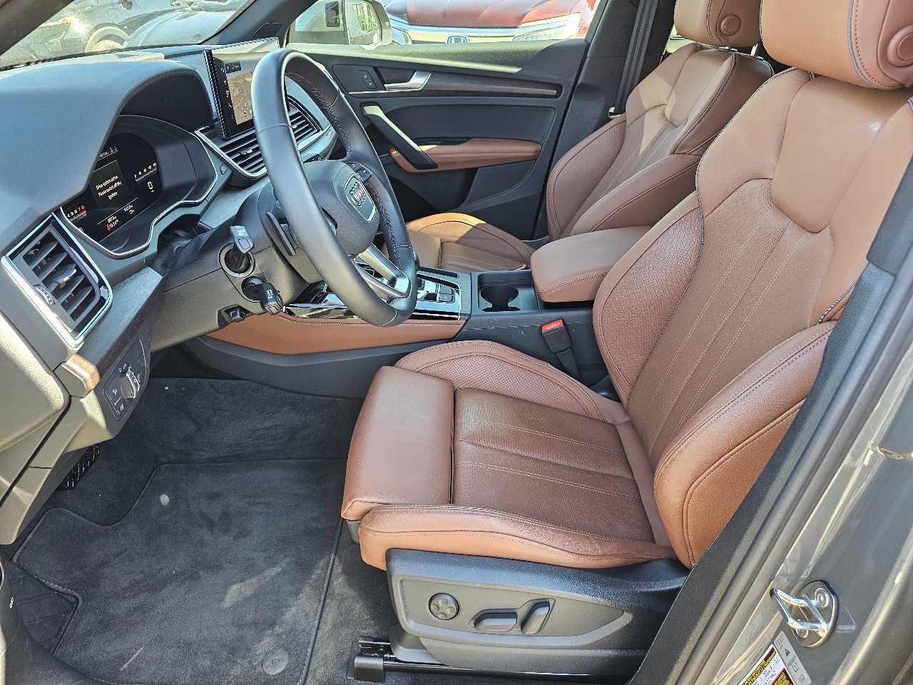 2025 Audi Q5 45 S line Premium Plus photo 2