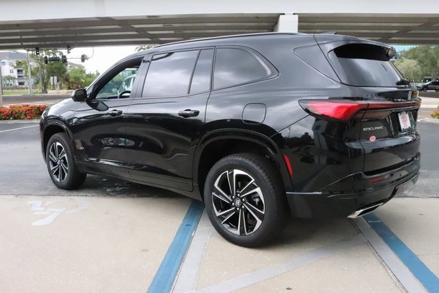 2025 Buick Enclave Sport Touring photo 4