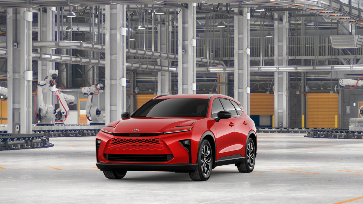 2026 Toyota Crown Signia XLE's photo