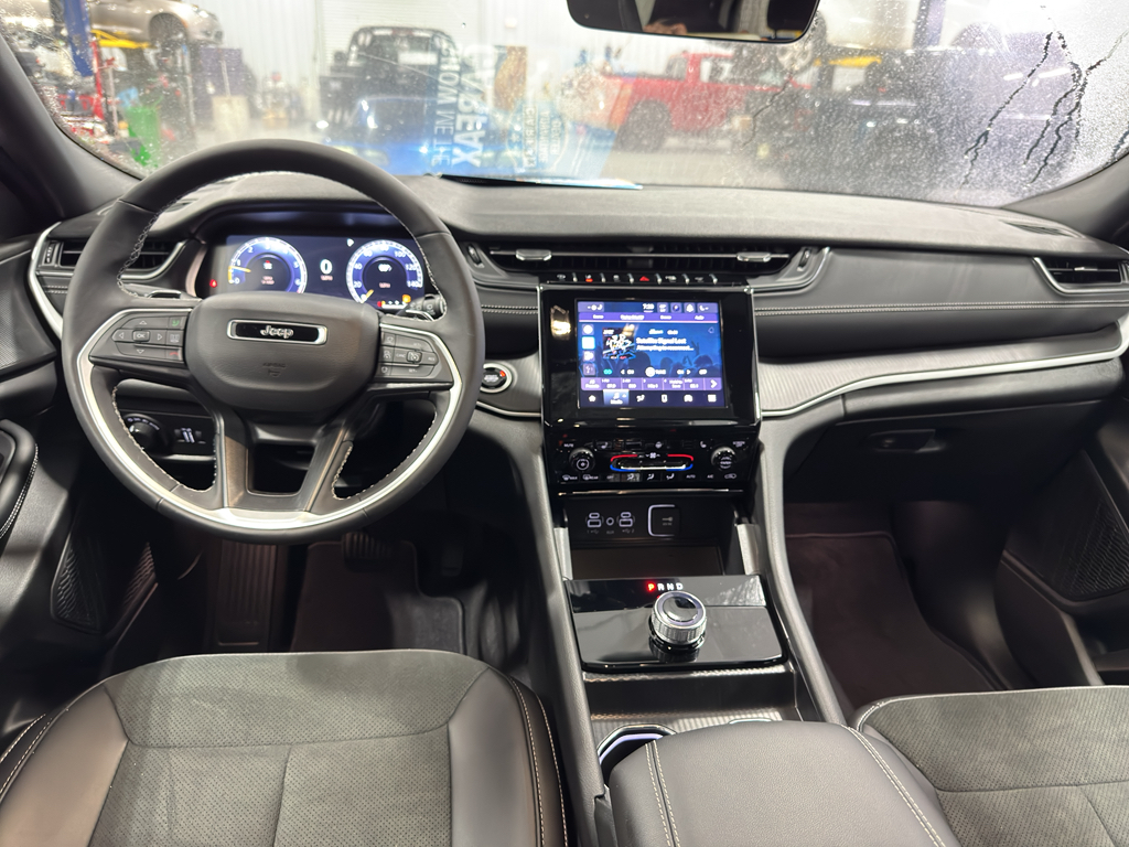 2025 Jeep Grand Cherokee Altitude X photo 9