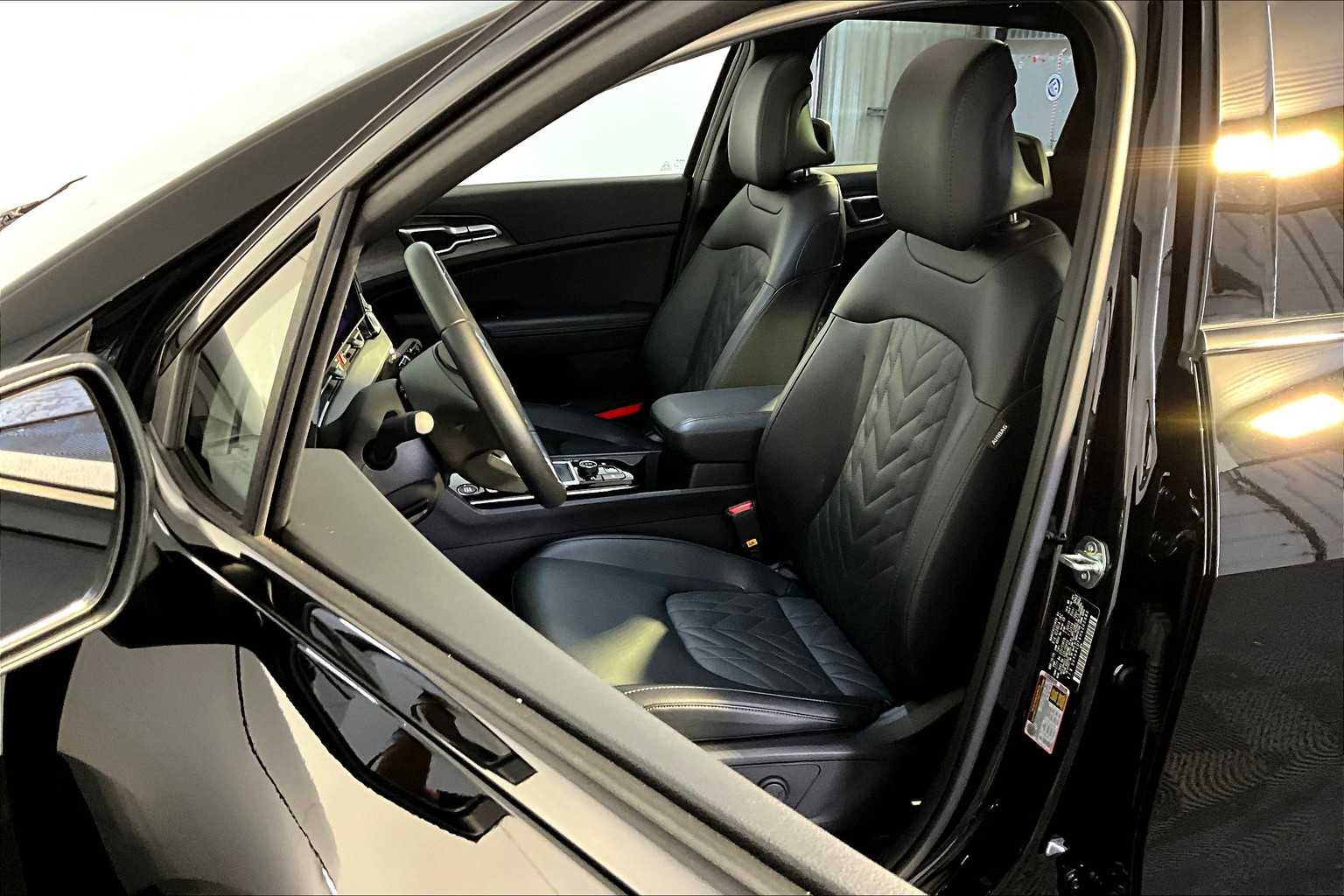 2024 Kia Sportage X-Line photo 8