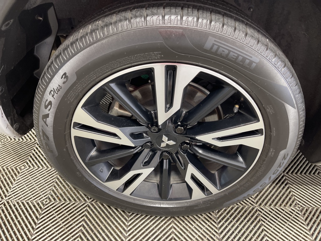 2023 Mitsubishi Outlander SE photo 31
