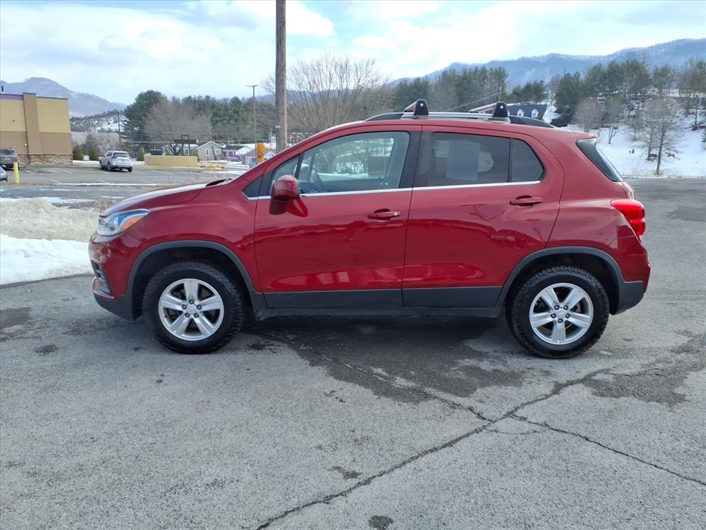 Used 2019 Chevrolet Trax LT with VIN 3GNCJPSB9KL251775 for sale in Pounding Mill, VA