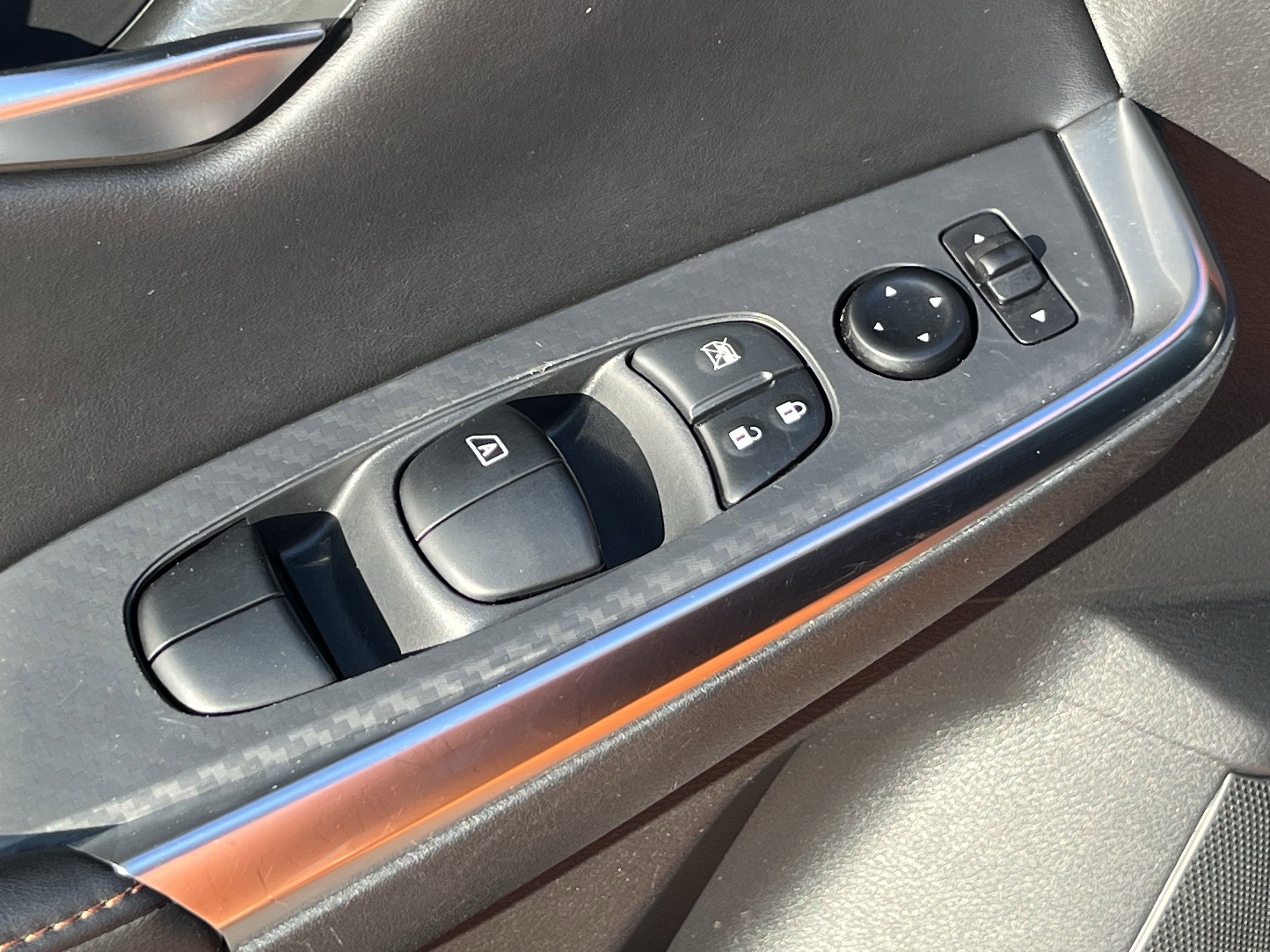 2022 Nissan Sentra SR photo 3