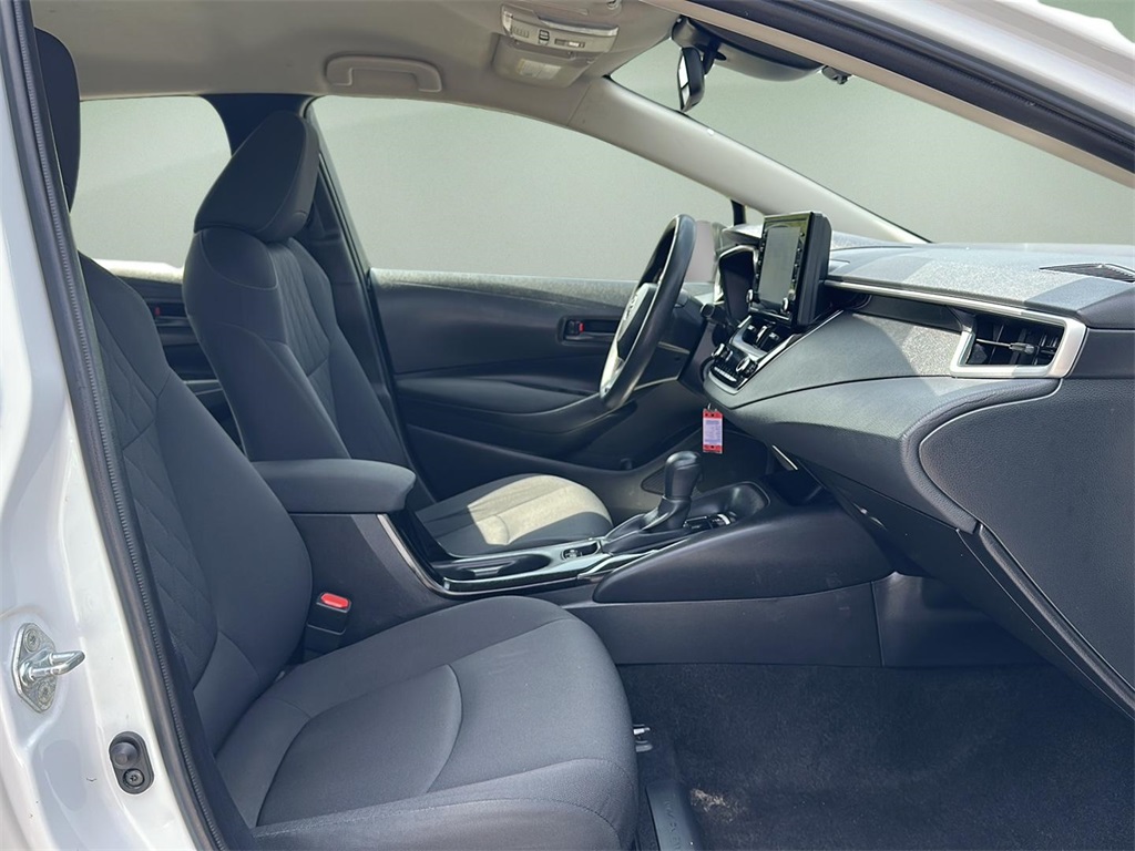 2022 Toyota Corolla LE photo 17