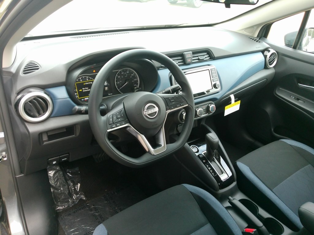 2025 Nissan Versa SV photo 10