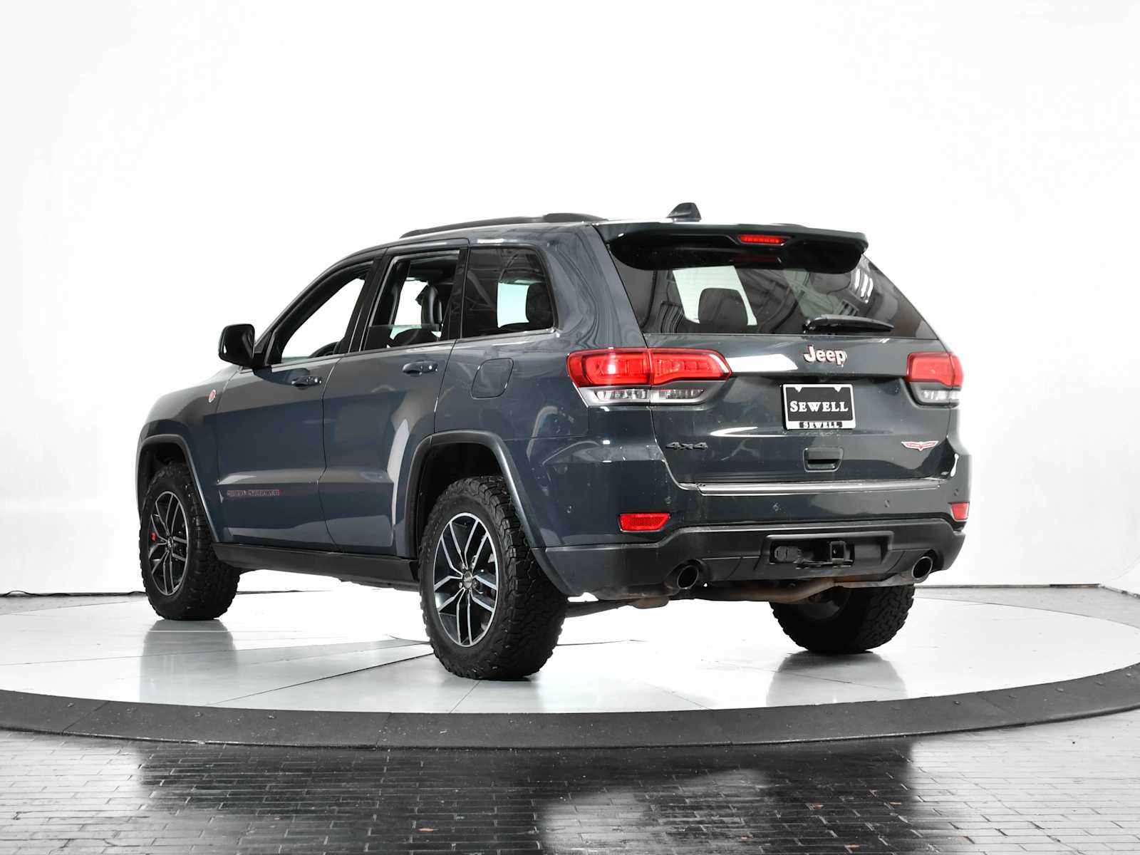 2017 Jeep Grand Cherokee Trailhawk photo 3