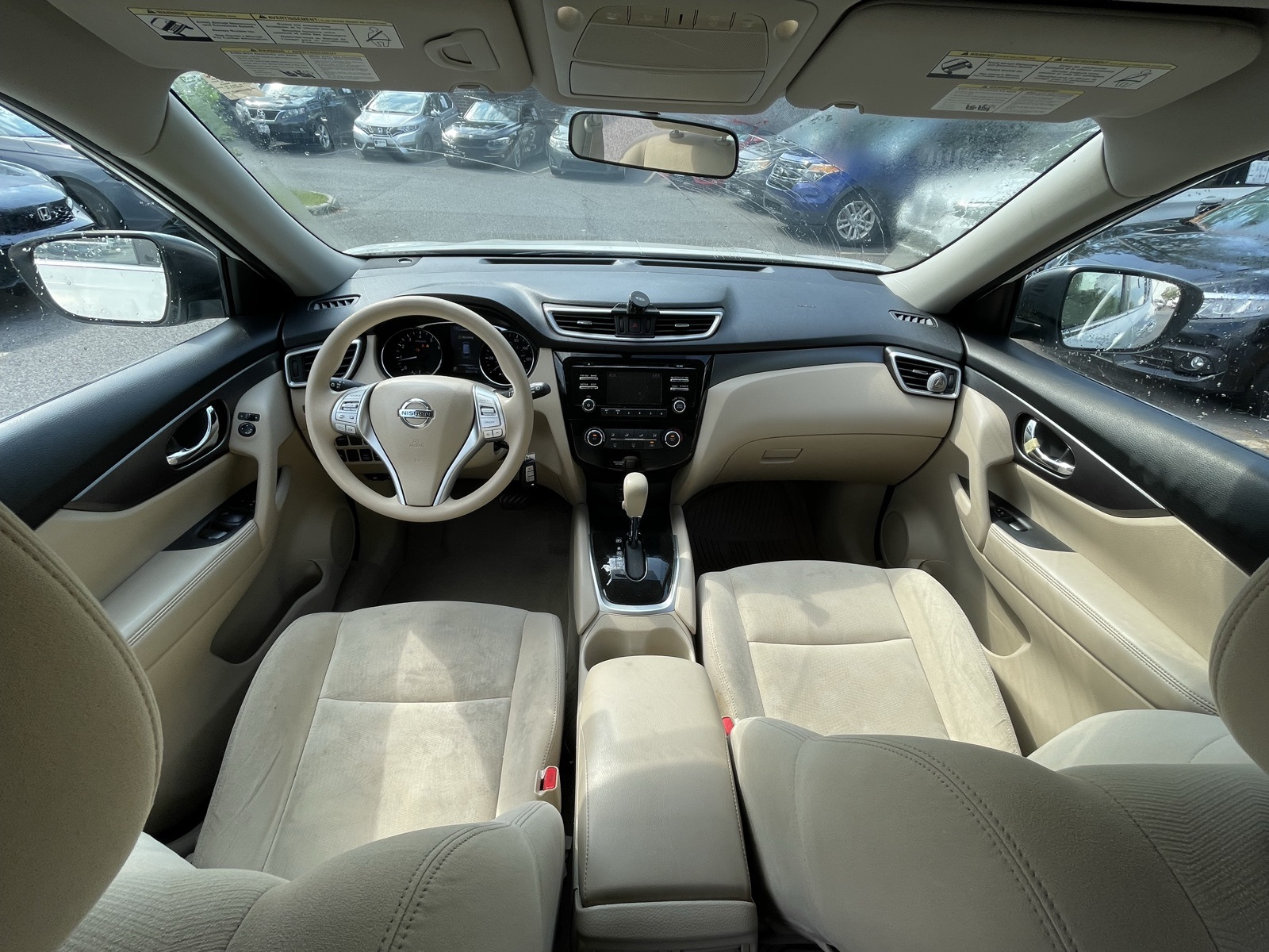 2015 Nissan Rogue S photo 3