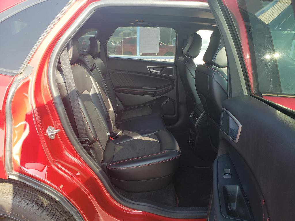 2024 Ford Edge ST-Line photo 15