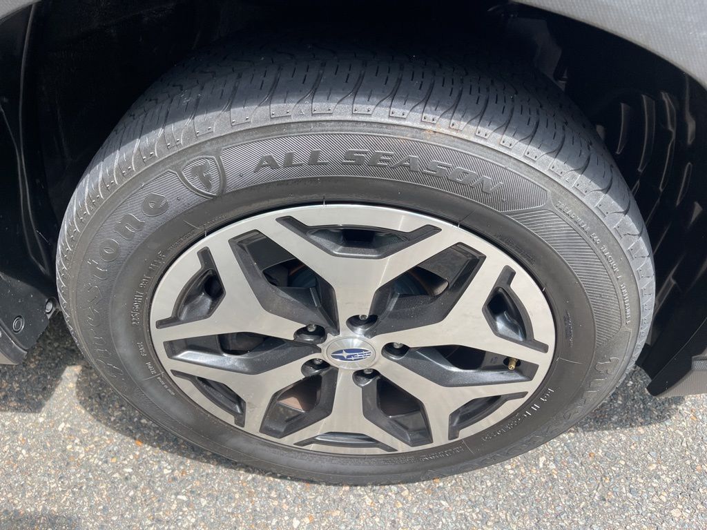 2021 Subaru Forester Premium photo 14