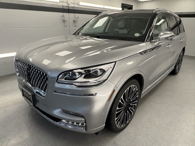 2020 Lincoln Aviator Black Label's photo