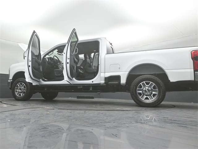 2025 FORD F-250 - Image 56