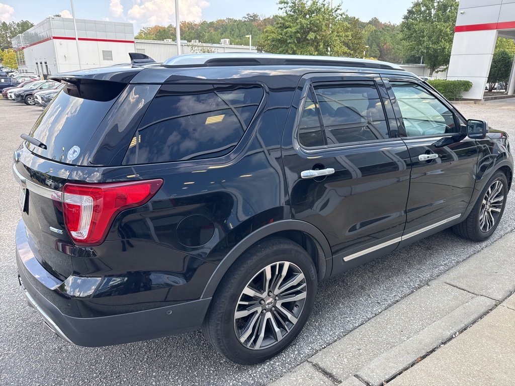 2017 Ford Explorer Platinum photo 3