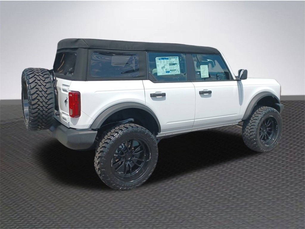 2025 Ford Bronco Base photo 4