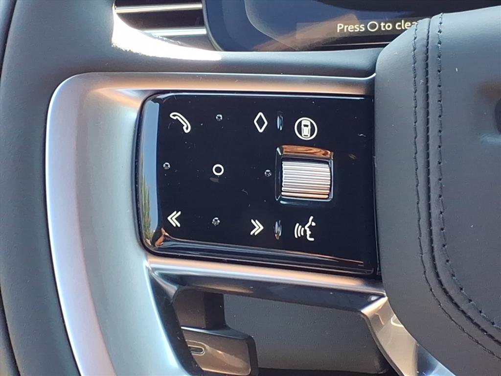 2025 Land Rover Range Rover SE photo 14