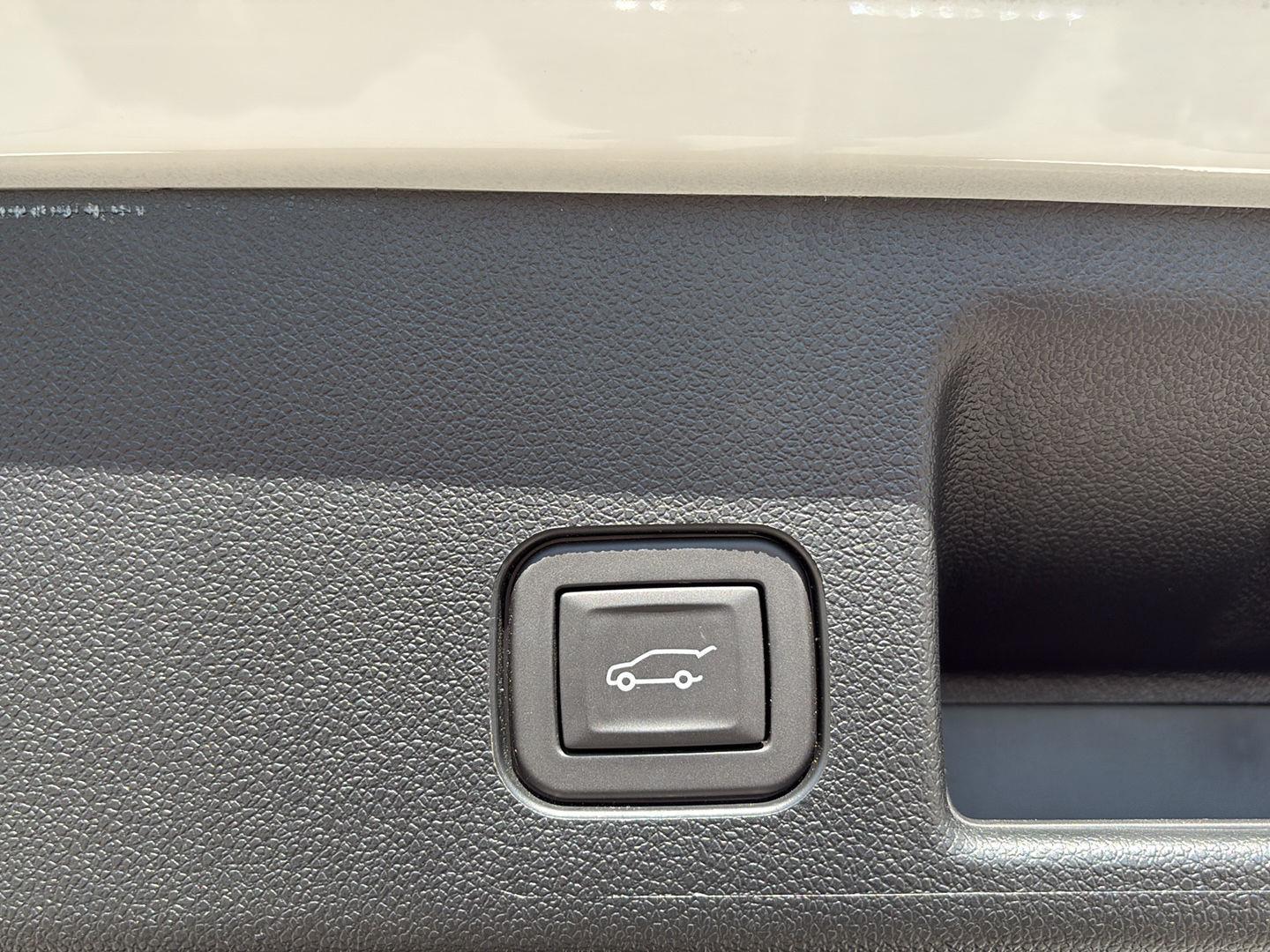 2024 Chevrolet Equinox EV 1LT photo 21