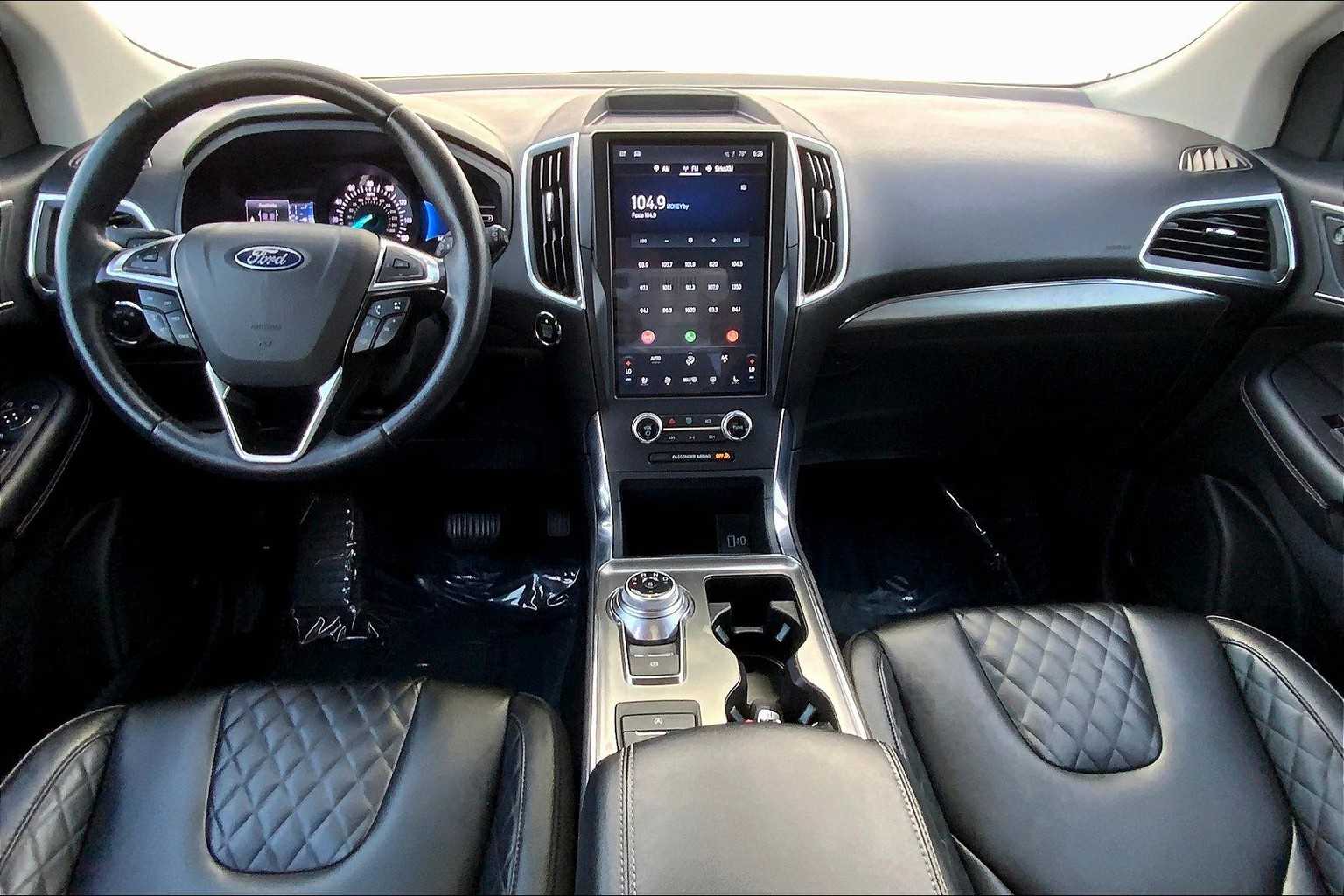 2023 Ford Edge Titanium photo 14