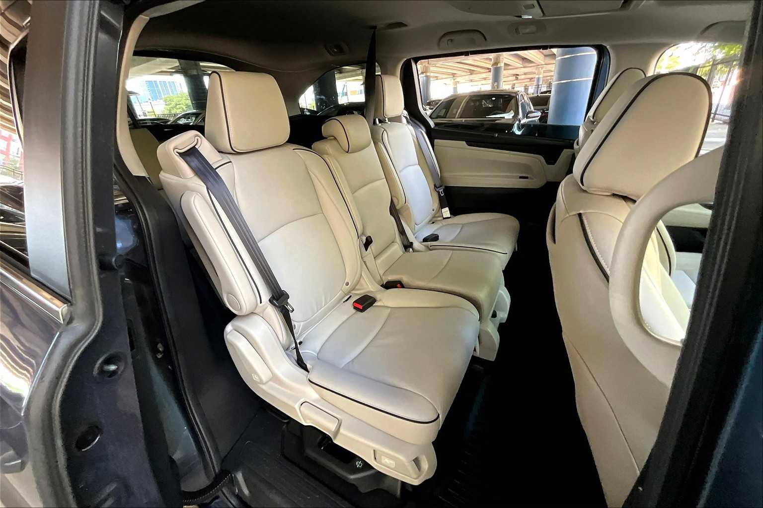 2025 Honda Odyssey Touring photo 20