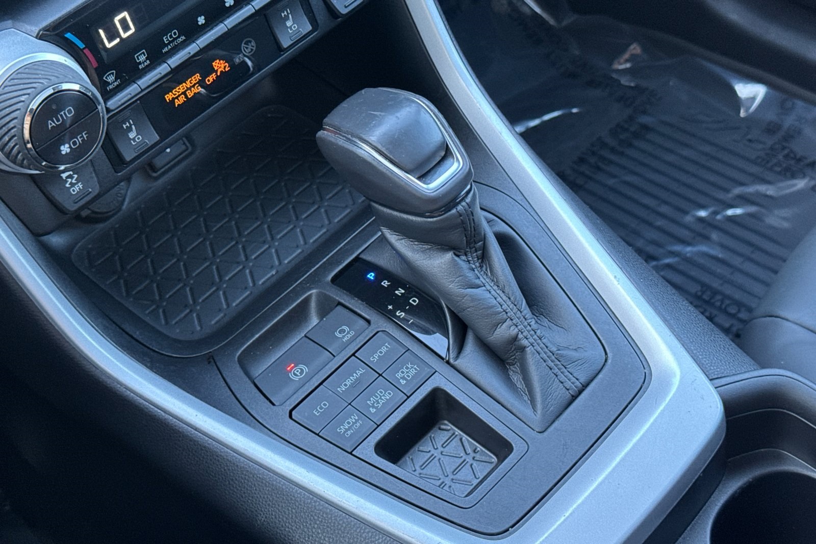 2021 Toyota RAV4 XLE Premium photo 23
