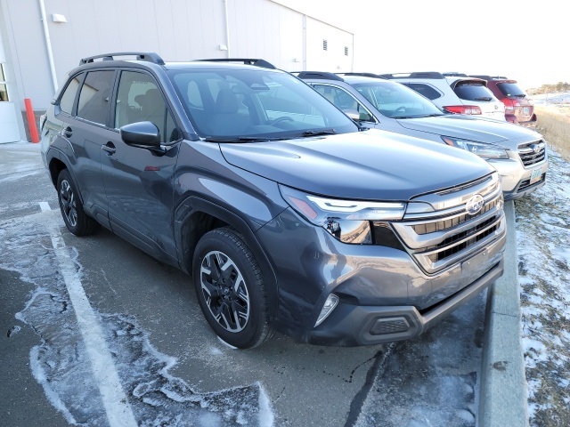 2025 Subaru Forester Premium's photo