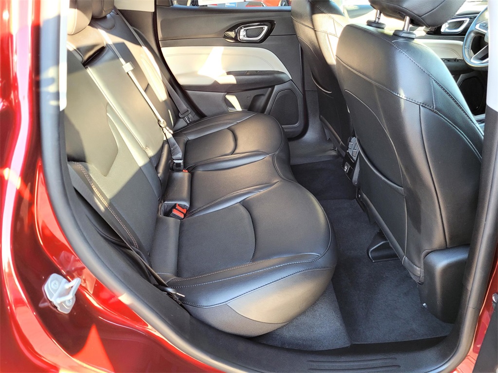 2022 Jeep Compass Limited photo 14