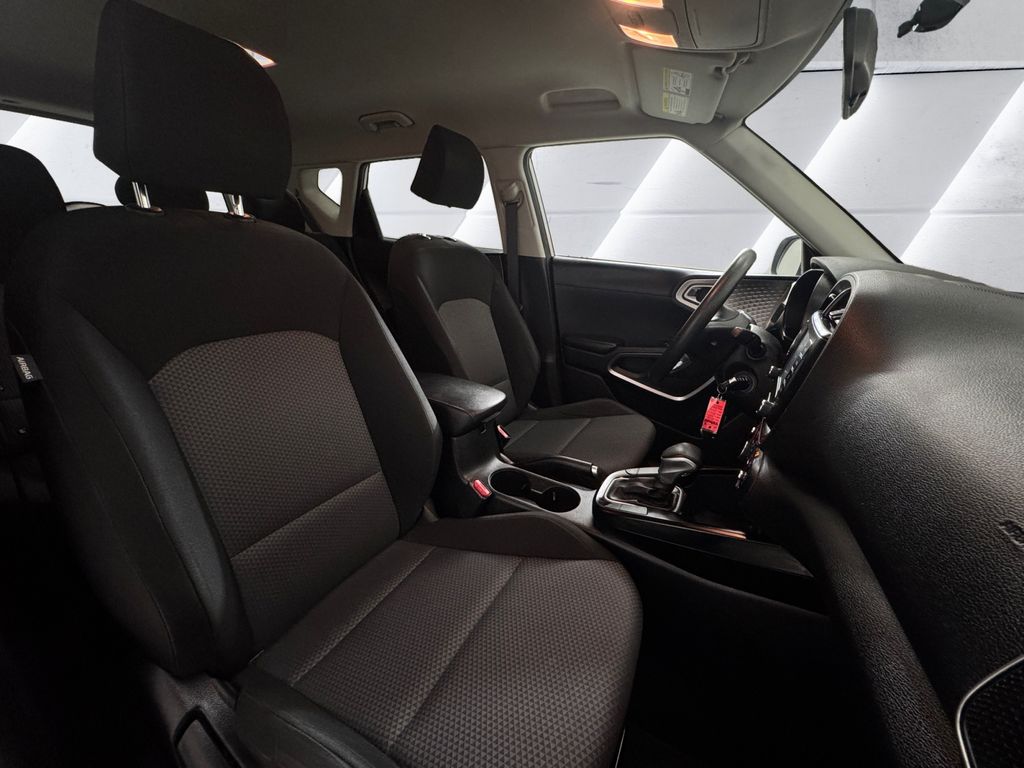 2020 Kia Soul LX photo 10