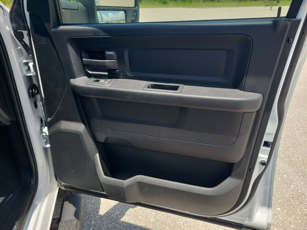 2025 Ram 3500 Tradesman photo 37