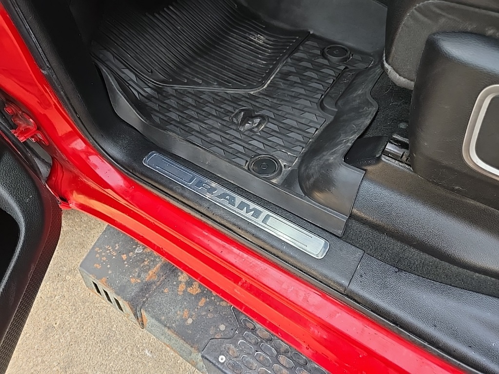 2020 Ram 1500 Laramie photo 39