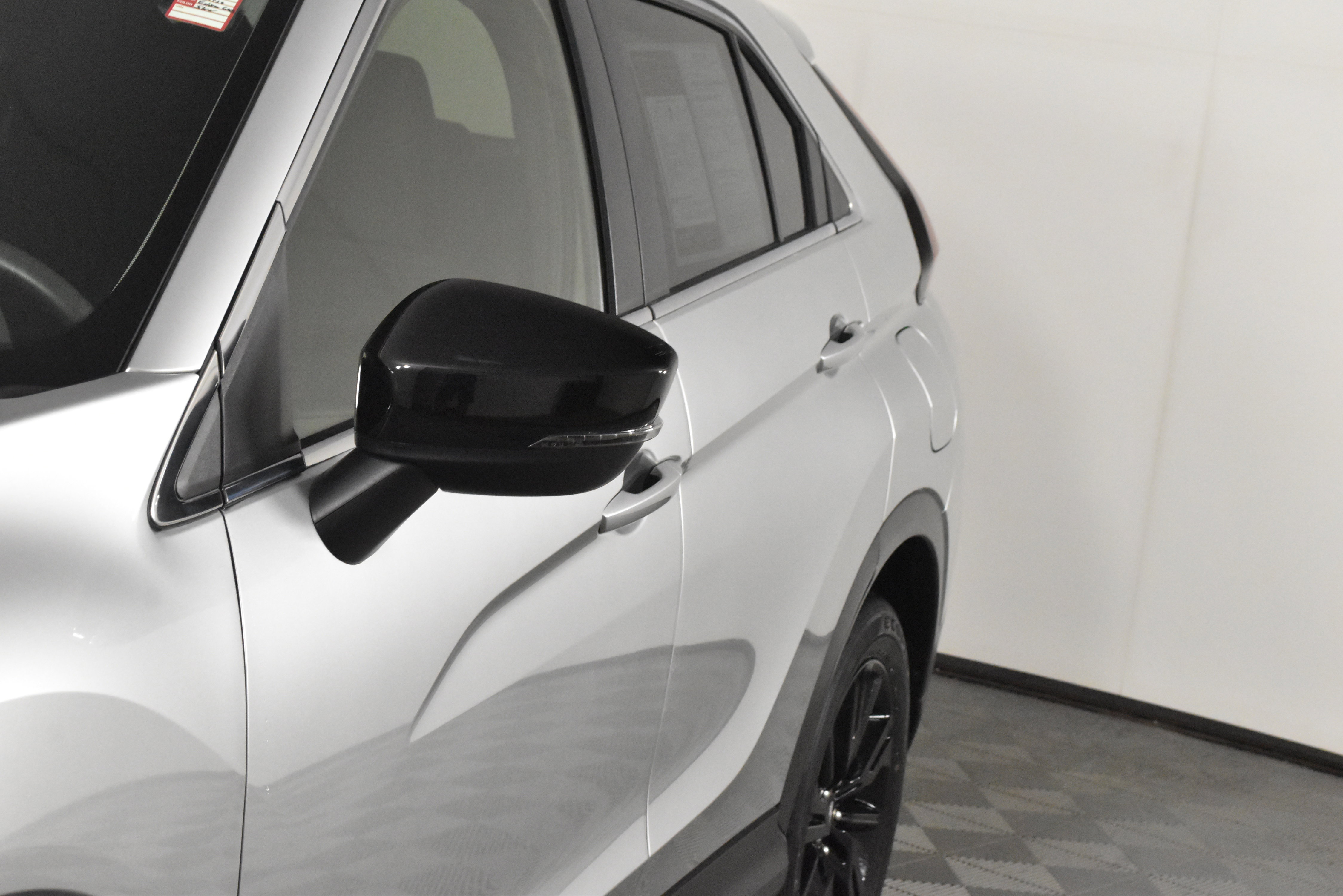 2023 Mitsubishi Eclipse Cross LE Ralliart photo 3