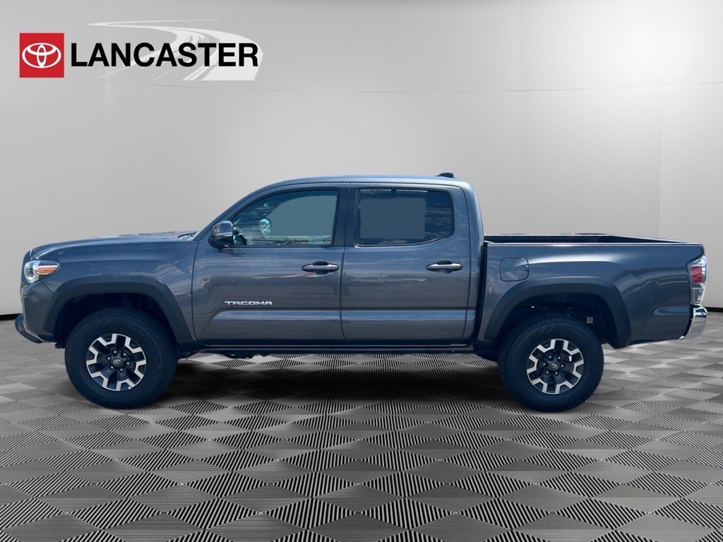 2022 Toyota Tacoma SR 4x4 photo 2