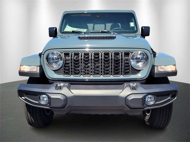 2025 Jeep Gladiator Sport S photo 2