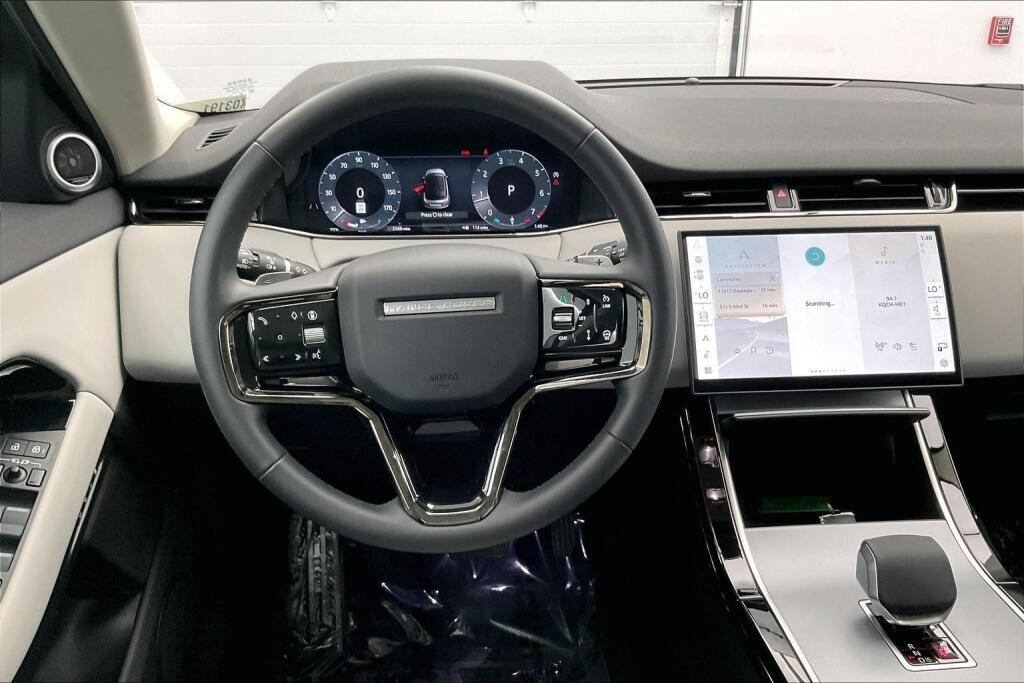 2025 Land Rover Range Rover Evoque S photo 3