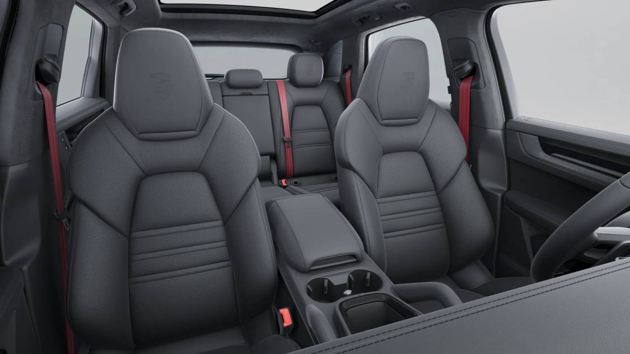 2026 Porsche Cayenne GTS photo 11