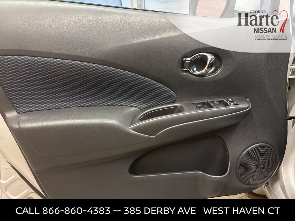 2015 Nissan Versa Note SV photo 16