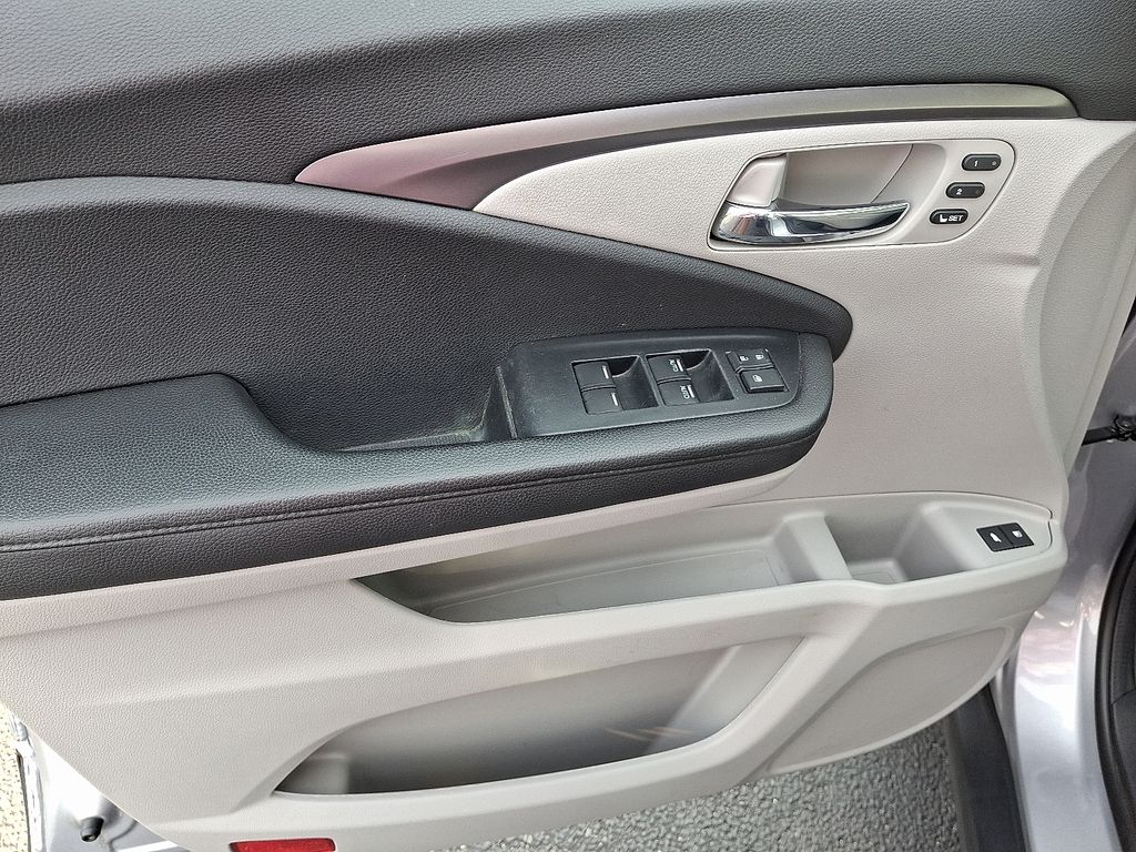 2022 Honda Pilot EX-L photo 12