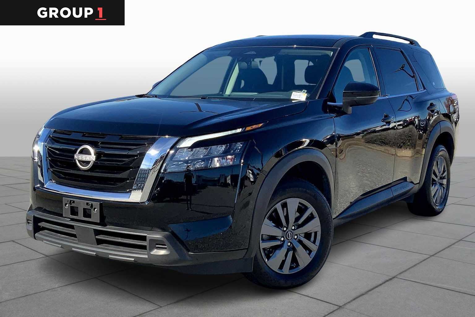 2025 Nissan Pathfinder SV's photo
