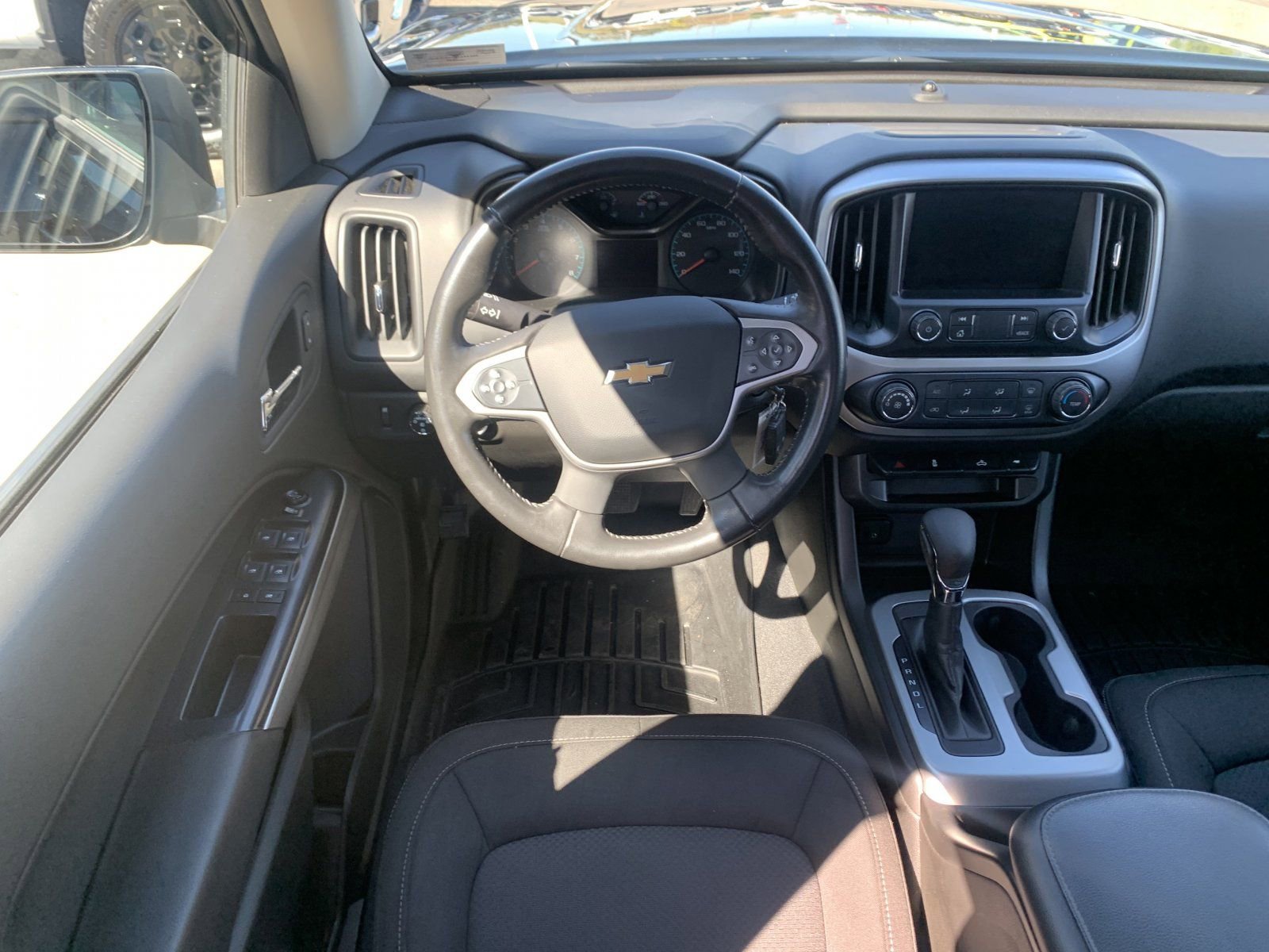 2022 Chevrolet Colorado LT photo 14
