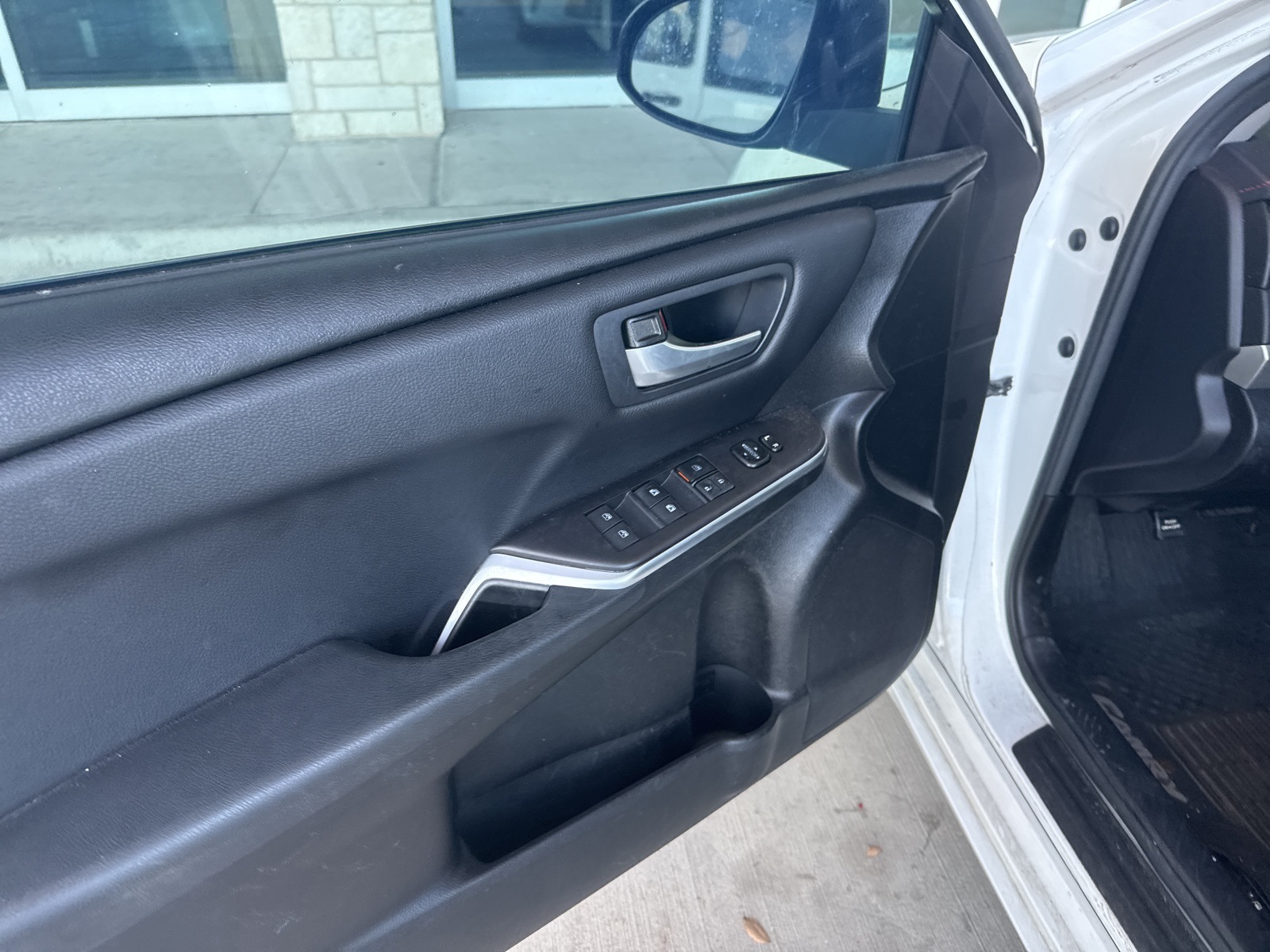 2017 Toyota Camry XLE XSE photo 4