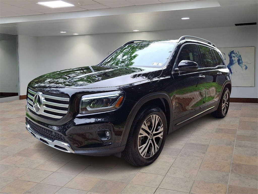 2025 Mercedes Benz GLB 250 4MATIC photo 2