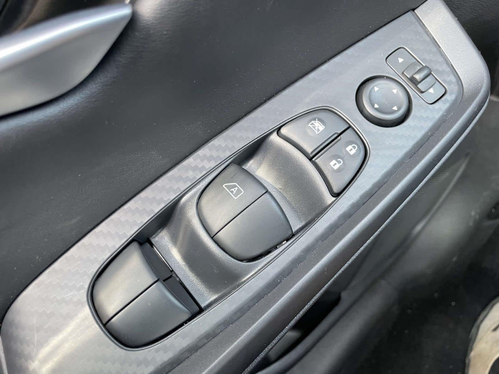2025 Nissan Sentra SV photo 22