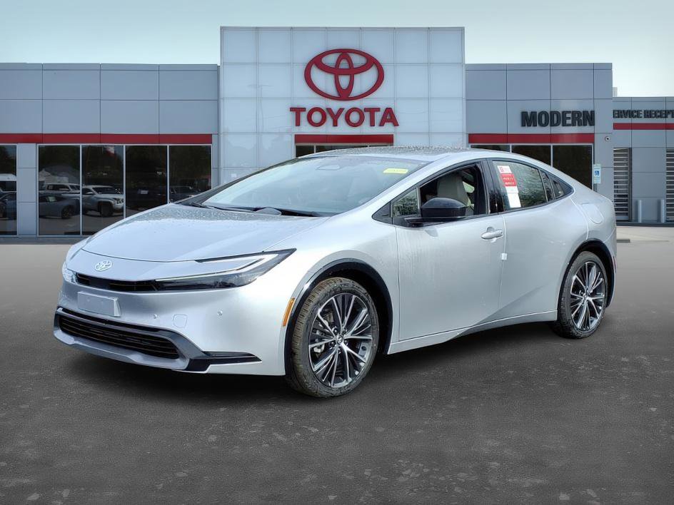 2026 Toyota Prius XLE's photo